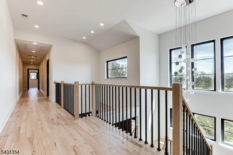 4 Harlow Pointe Cove Green Brook, NJ 08812