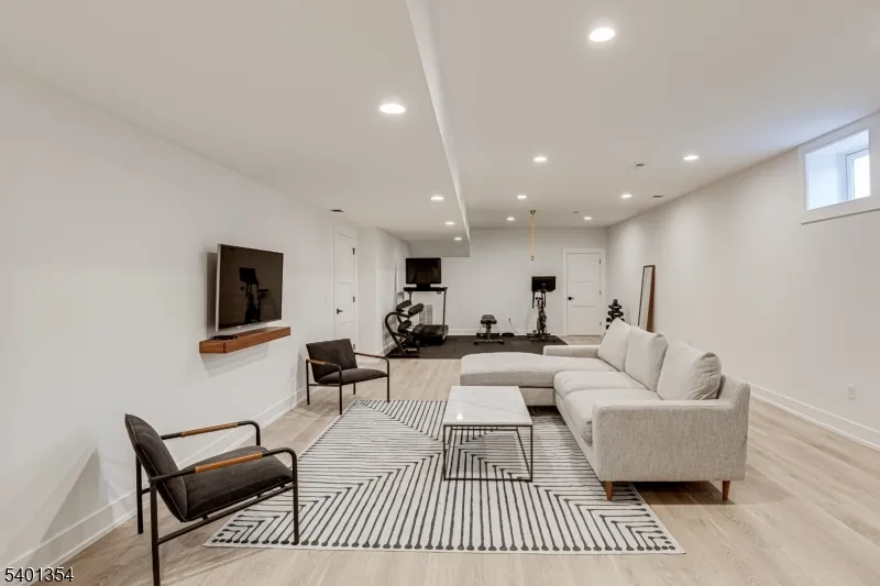 4 Harlow Pointe Cove Green Brook, NJ 08812