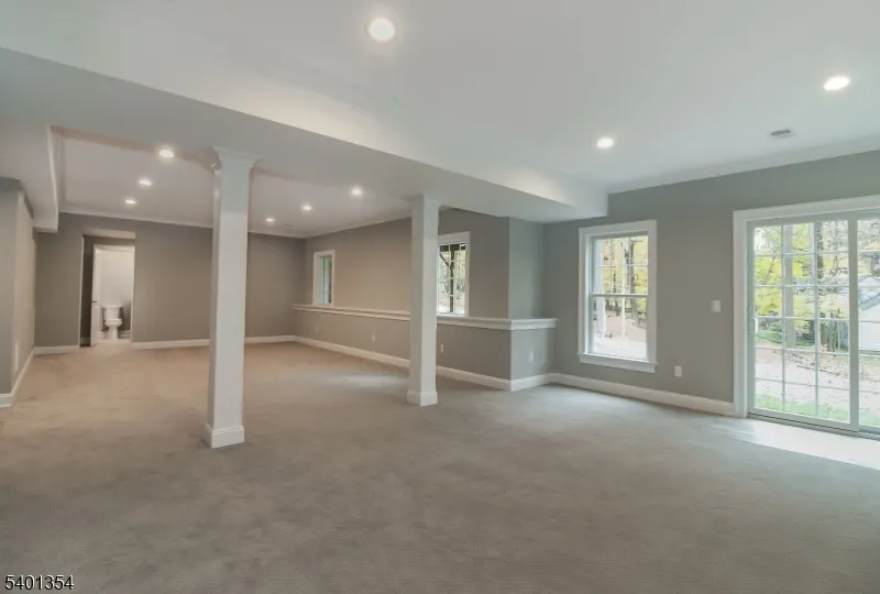 4 Harlow Pointe Cove Green Brook, NJ 08812