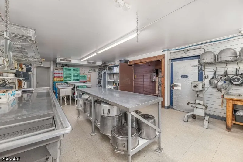 0 Rr 615 Walpack, NJ 07851