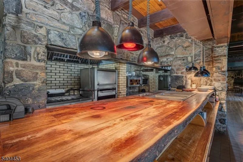 0 Rr 615 Walpack, NJ 07851