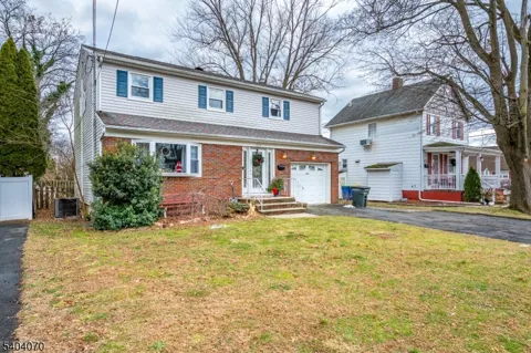 228 Oneida Pl