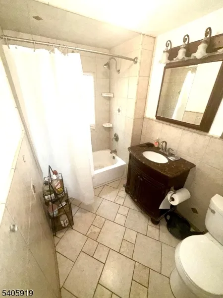 33 W Park Ave Woodbridge, NJ 07001