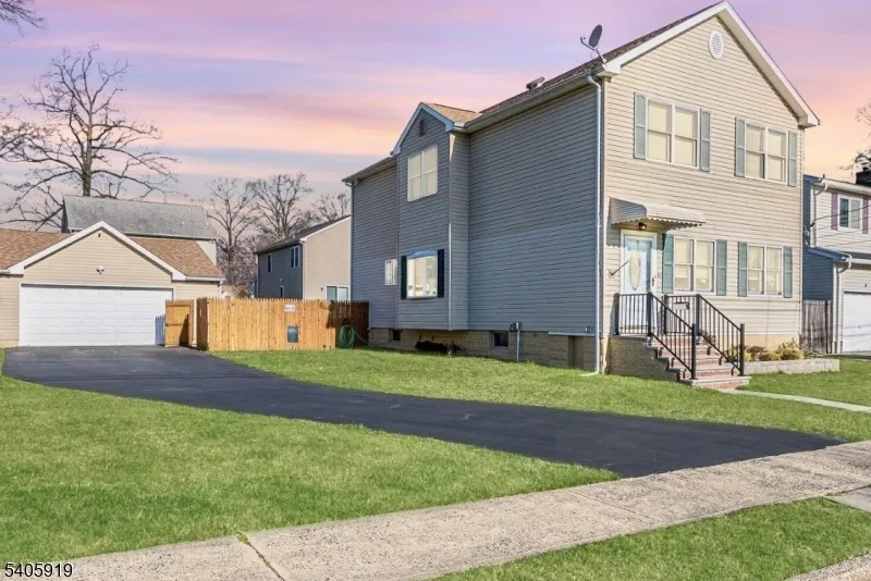 33 W Park Ave Woodbridge, NJ 07001