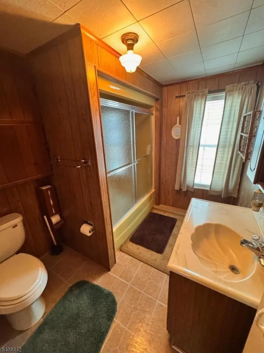 36 Willow Ave Bloomsbury, NJ 08804
