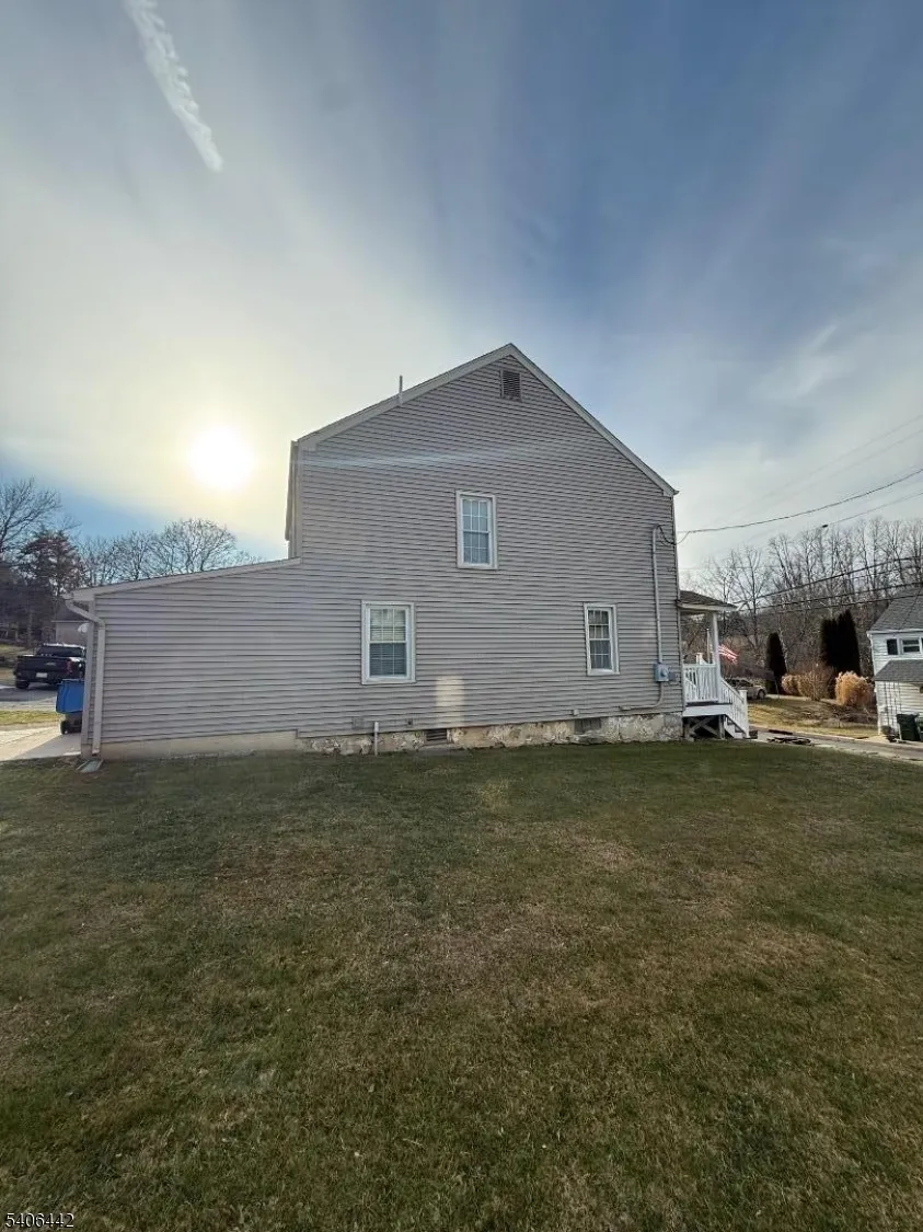 36 Willow Ave Bloomsbury, NJ 08804
