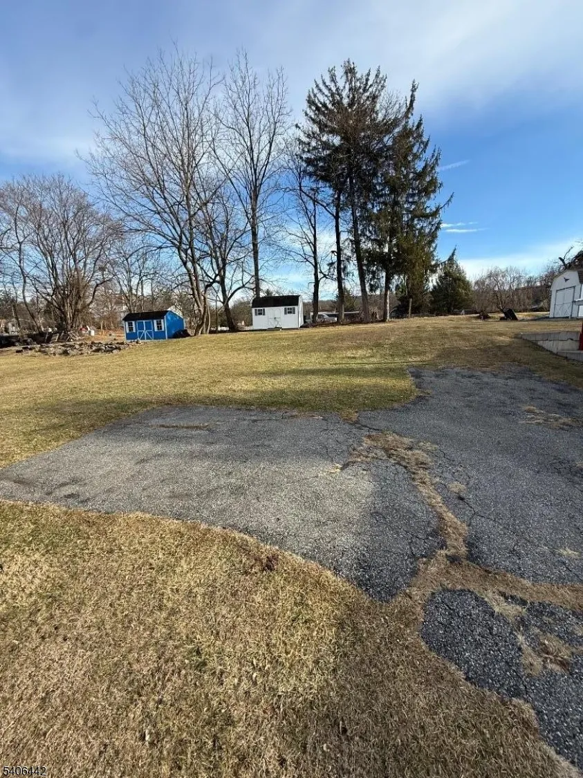 36 Willow Ave Bloomsbury, NJ 08804