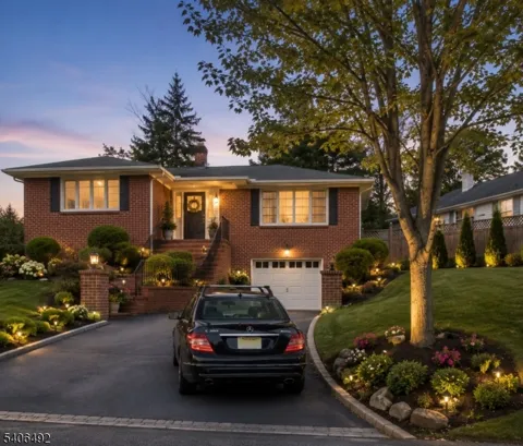 37 Edison Dr