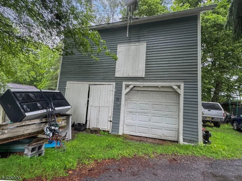 15 Fisk St Belvidere, NJ 07823