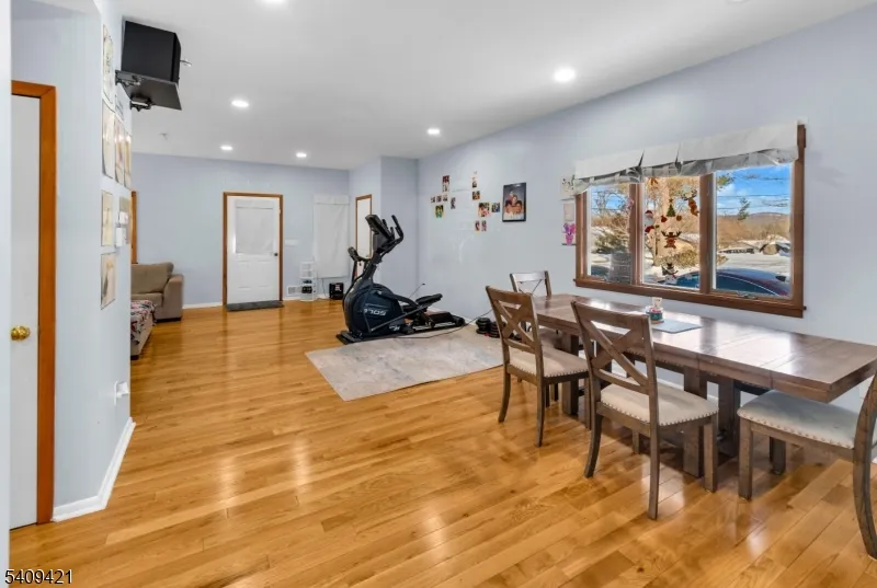 20 Center St Butler, NJ 07405
