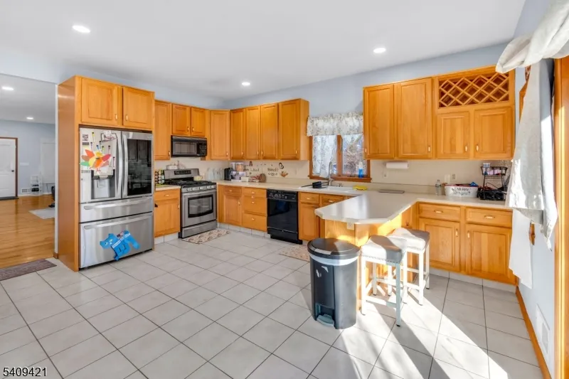 20 Center St Butler, NJ 07405