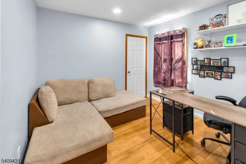 20 Center St Butler, NJ 07405