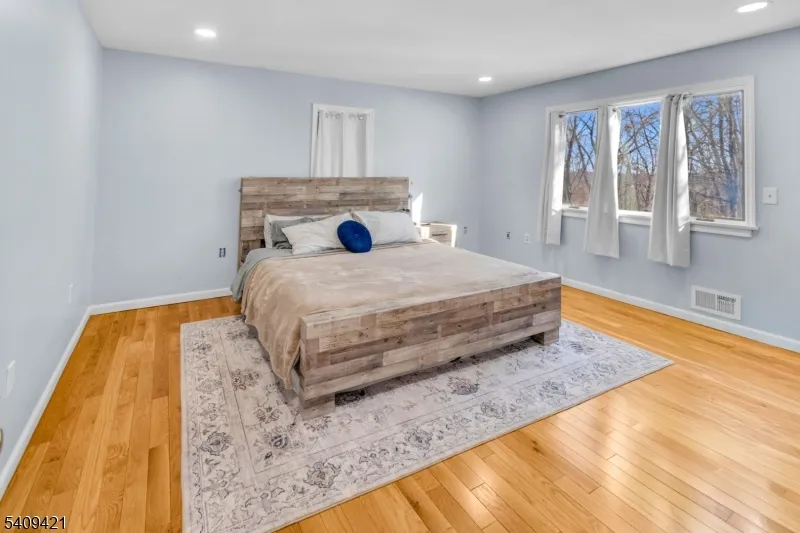 20 Center St Butler, NJ 07405