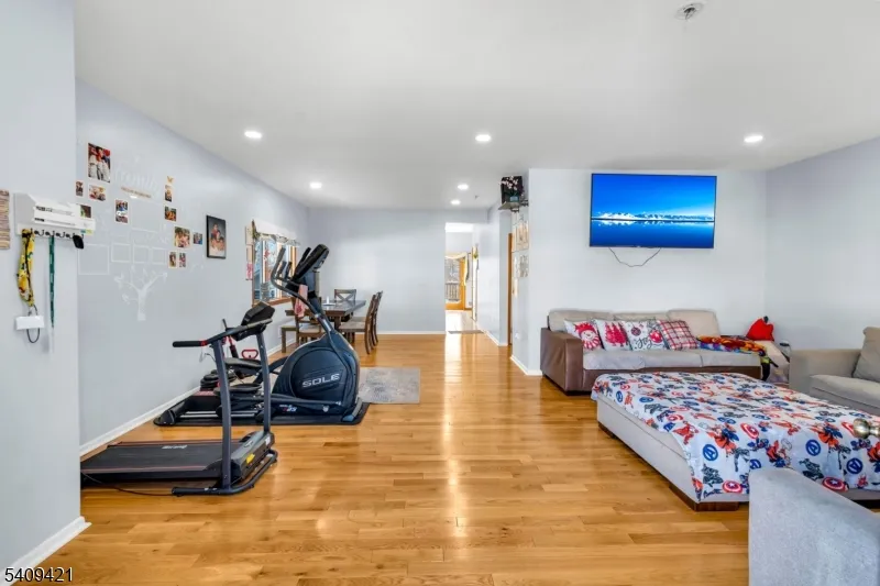 20 Center St Butler, NJ 07405