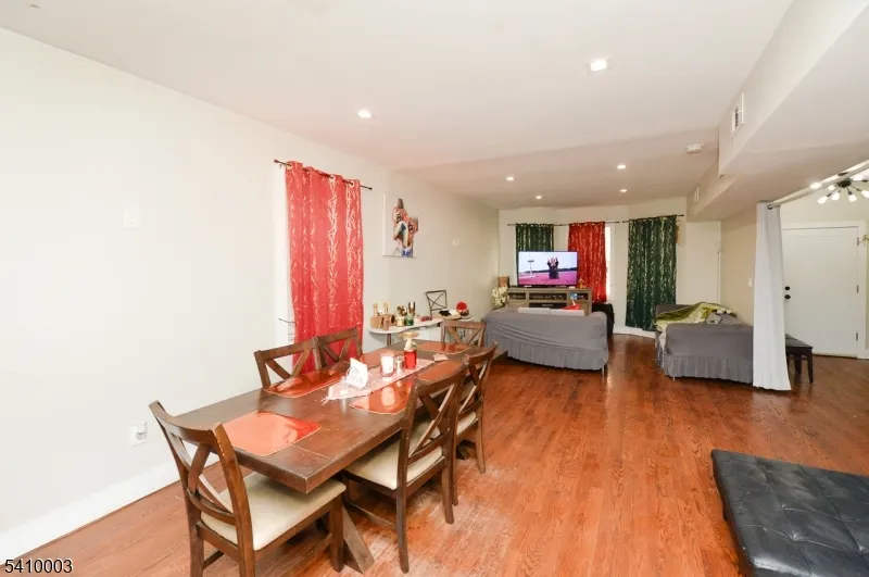 135 Scheerer Ave Newark City, NJ 07112