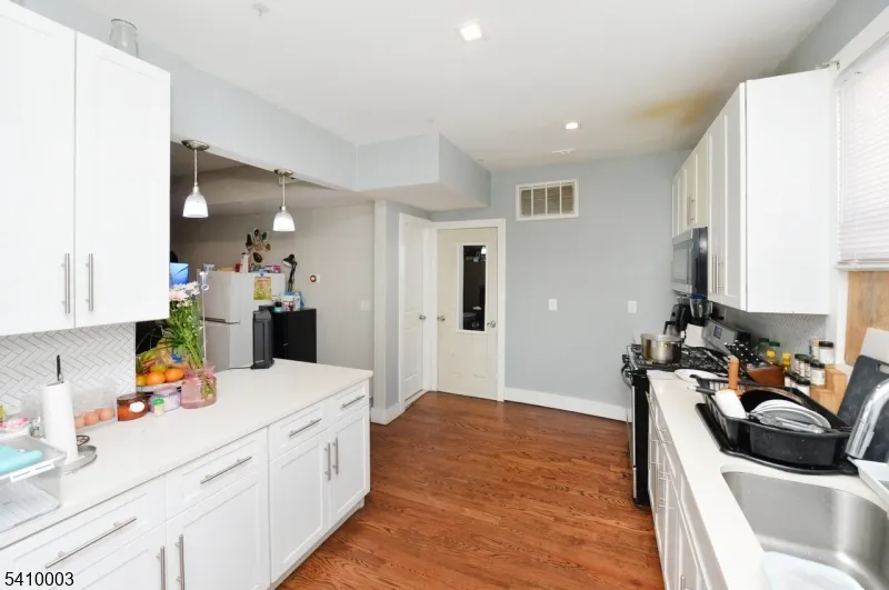 135 Scheerer Ave Newark City, NJ 07112