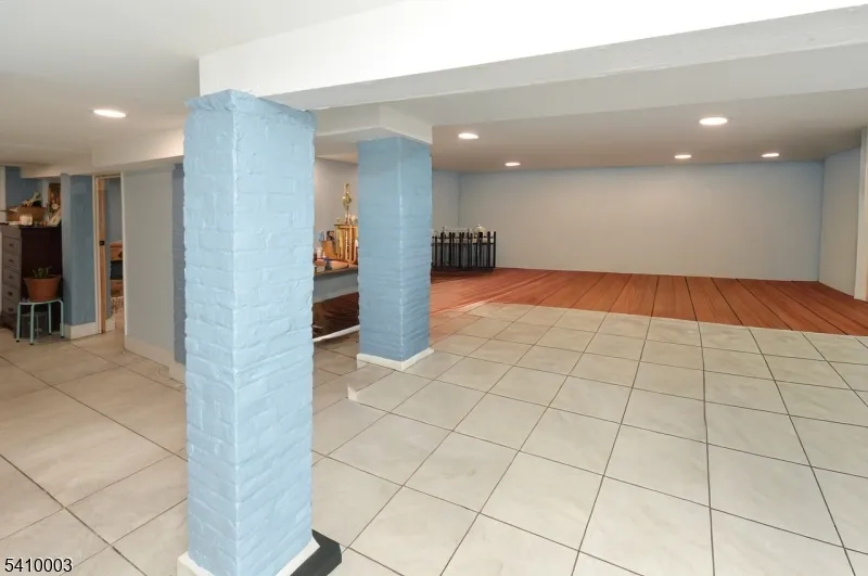 135 Scheerer Ave Newark City, NJ 07112