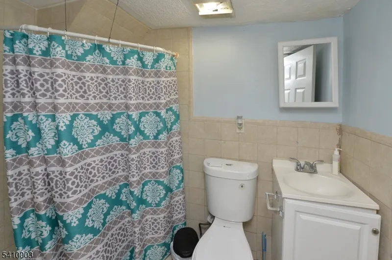 135 Scheerer Ave Newark City, NJ 07112