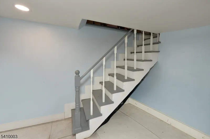 135 Scheerer Ave Newark City, NJ 07112