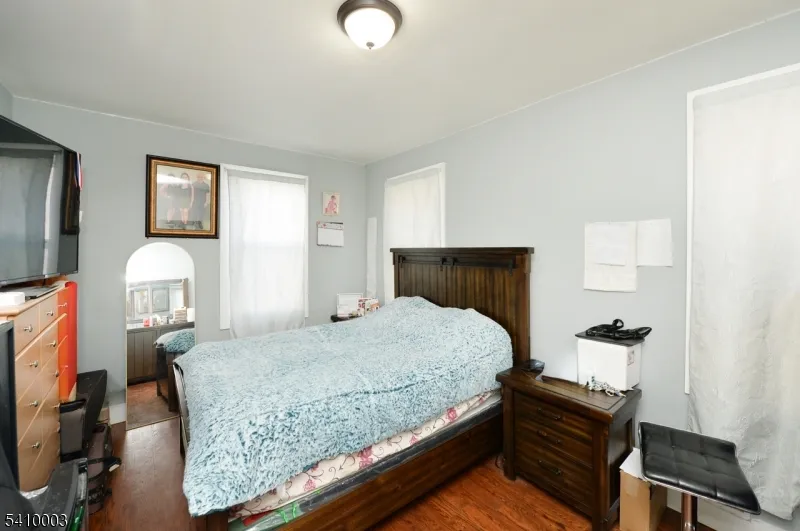 135 Scheerer Ave Newark City, NJ 07112