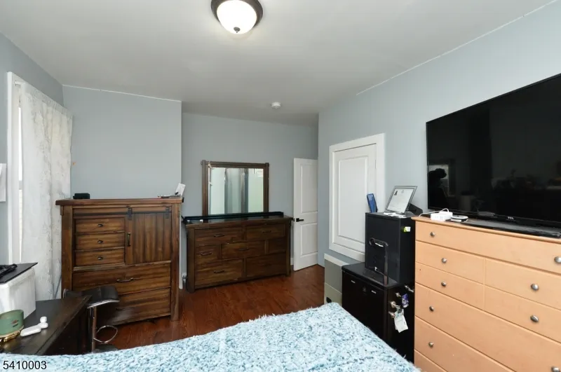 135 Scheerer Ave Newark City, NJ 07112