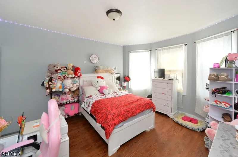 135 Scheerer Ave Newark City, NJ 07112