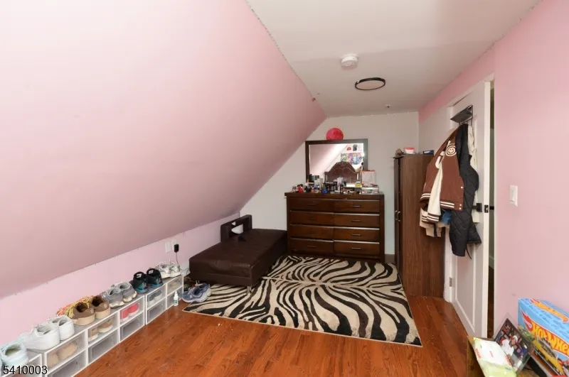 135 Scheerer Ave Newark City, NJ 07112