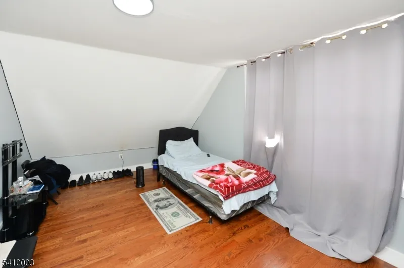 135 Scheerer Ave Newark City, NJ 07112