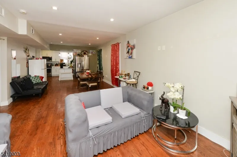 135 Scheerer Ave Newark City, NJ 07112
