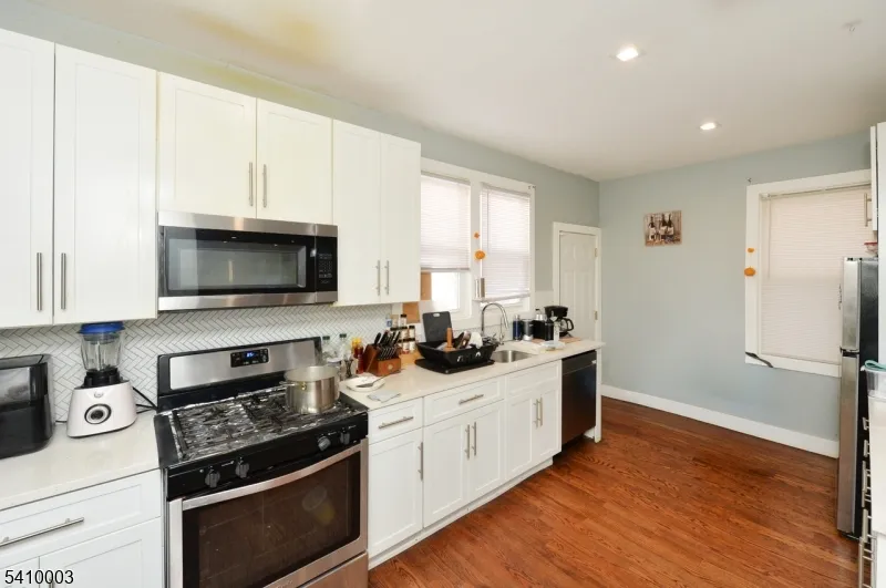 135 Scheerer Ave Newark City, NJ 07112