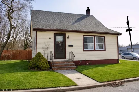 17 Dupont St