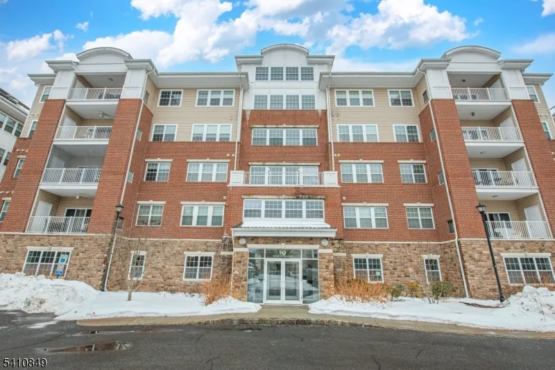 10323 Warrens Way Wanaque, NJ 07465