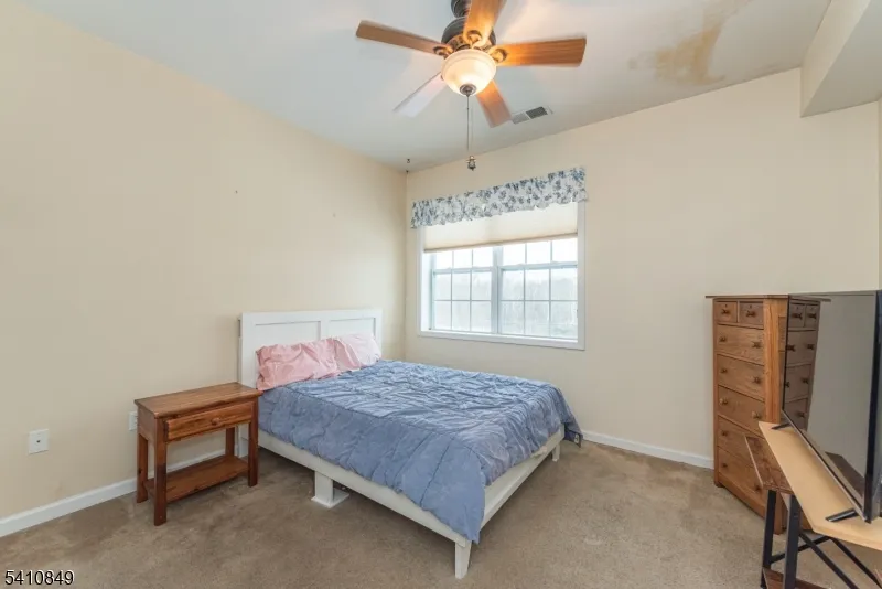 10323 Warrens Way Wanaque, NJ 07465