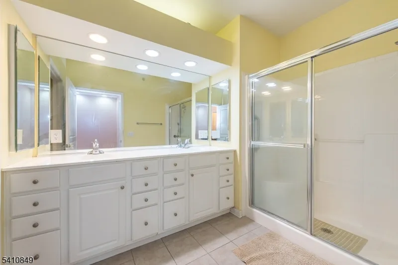 10323 Warrens Way Wanaque, NJ 07465