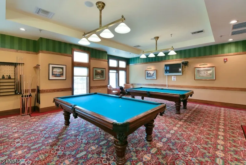 10323 Warrens Way Wanaque, NJ 07465