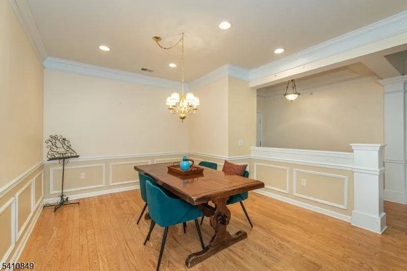 10323 Warrens Way Wanaque, NJ 07465