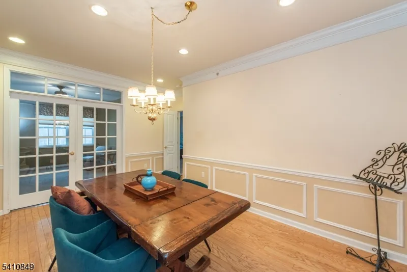 10323 Warrens Way Wanaque, NJ 07465