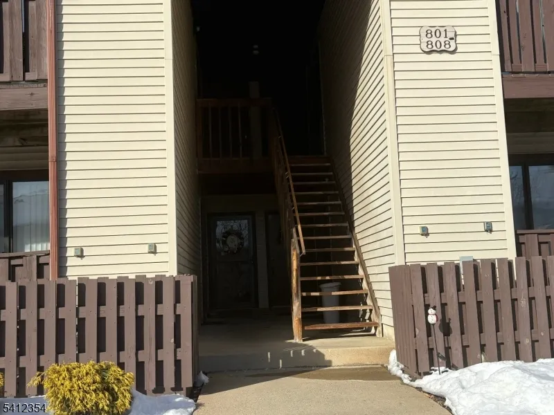 802 Lindsey Ct Evesham, NJ 08053