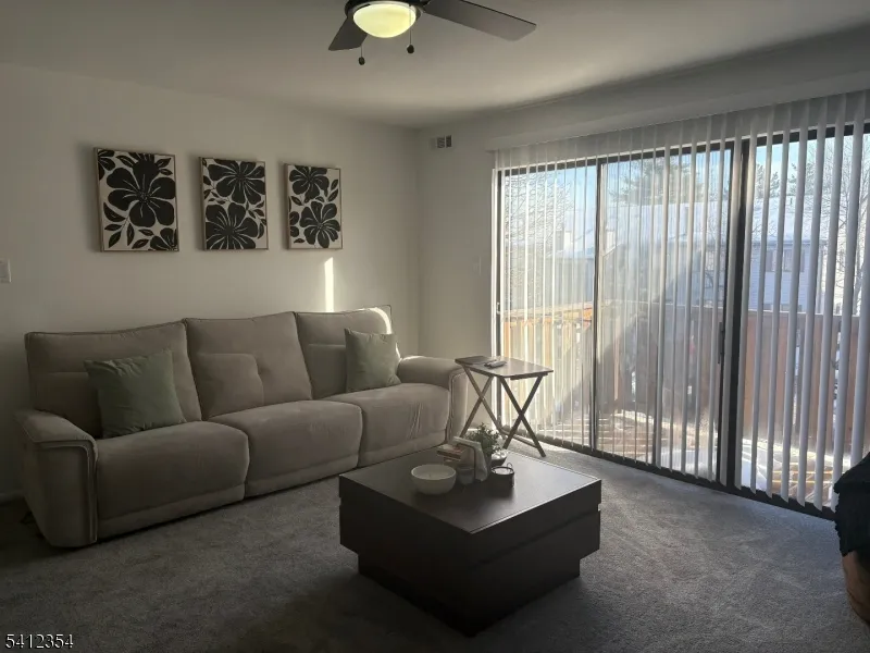 802 Lindsey Ct Evesham, NJ 08053