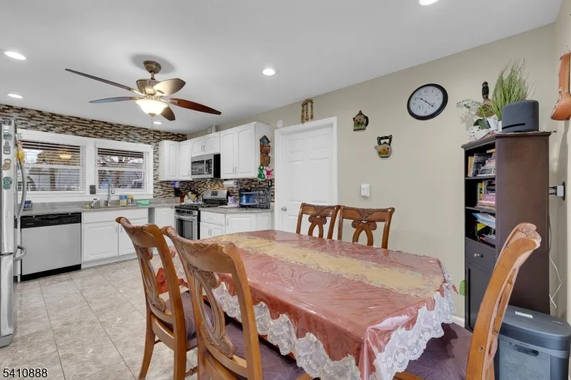 30 General Ln Willingboro, NJ 08046