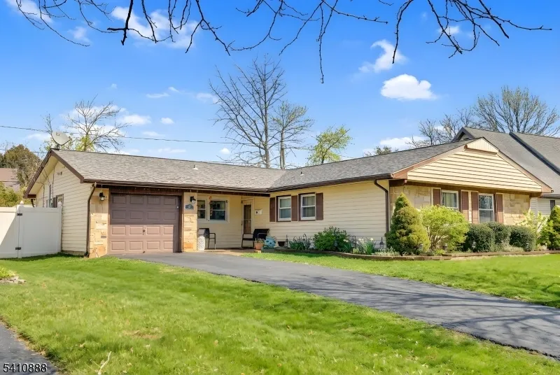 30 General Ln Willingboro, NJ 08046