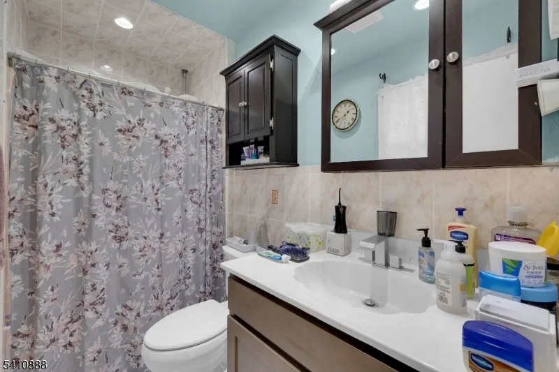 30 General Ln Willingboro, NJ 08046
