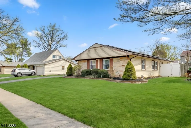 30 General Ln Willingboro, NJ 08046