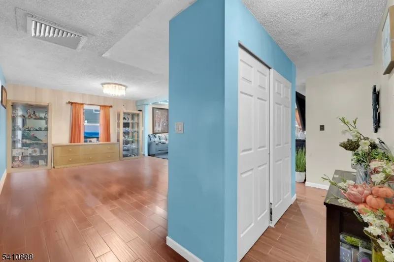 30 General Ln Willingboro, NJ 08046