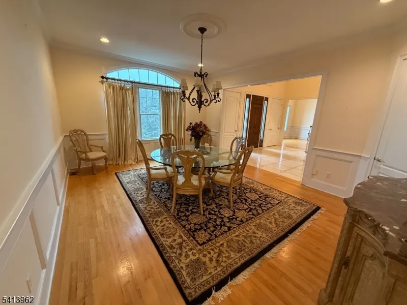 6 Trout Brook Ct Chester, NJ 07930