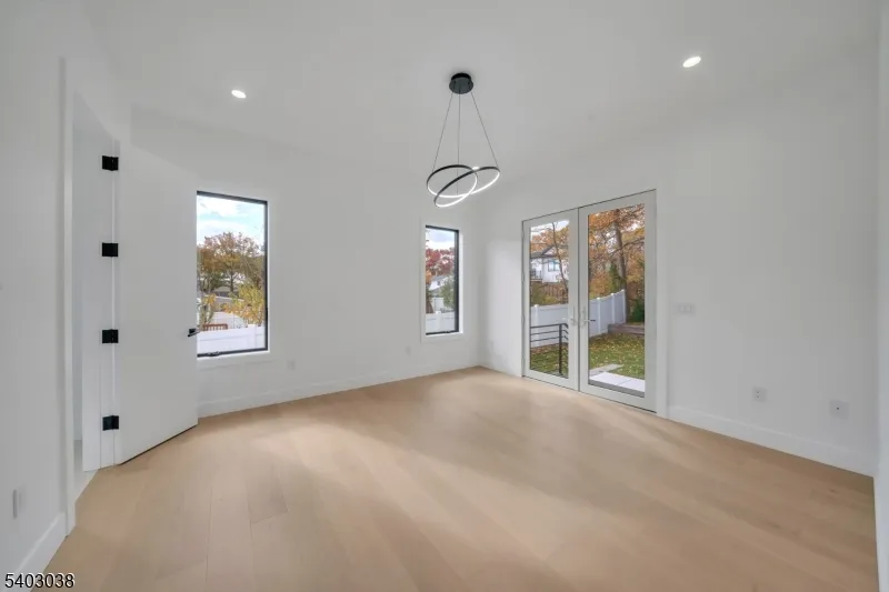 801 Godwin Rd Paramus, NJ 07652