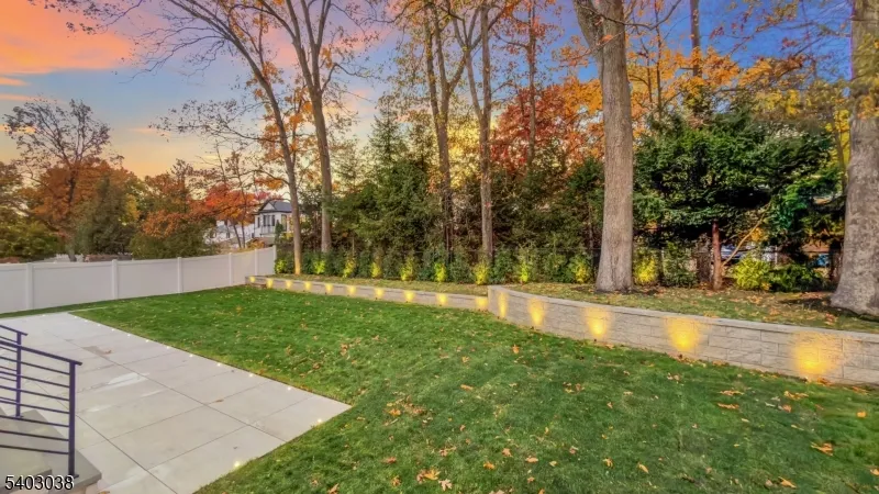 801 Godwin Rd Paramus, NJ 07652
