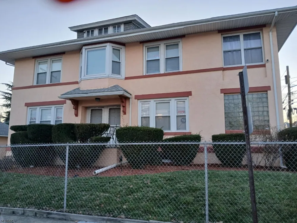 308 17Th Ave Paterson City, NJ 07504