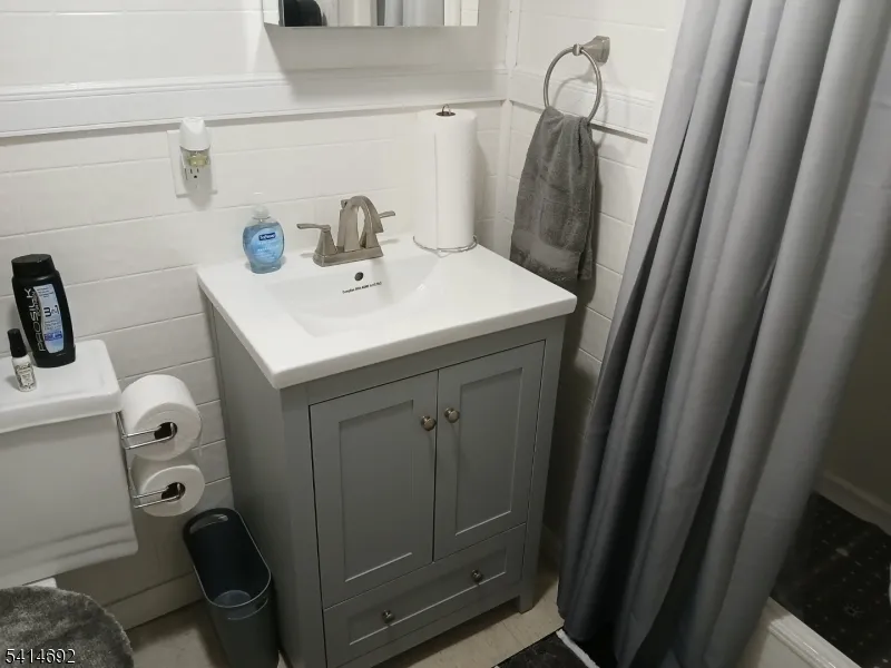 308 17Th Ave Paterson City, NJ 07504