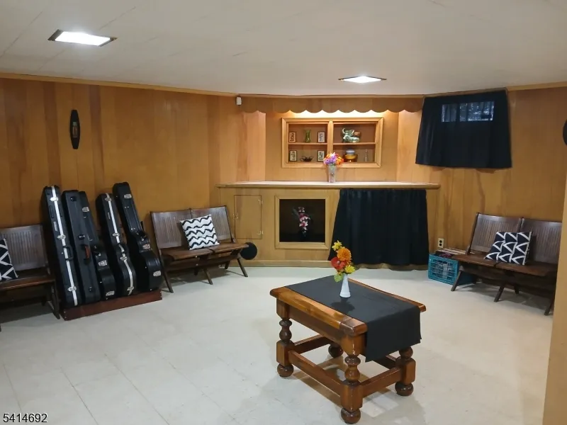 308 17Th Ave Paterson City, NJ 07504